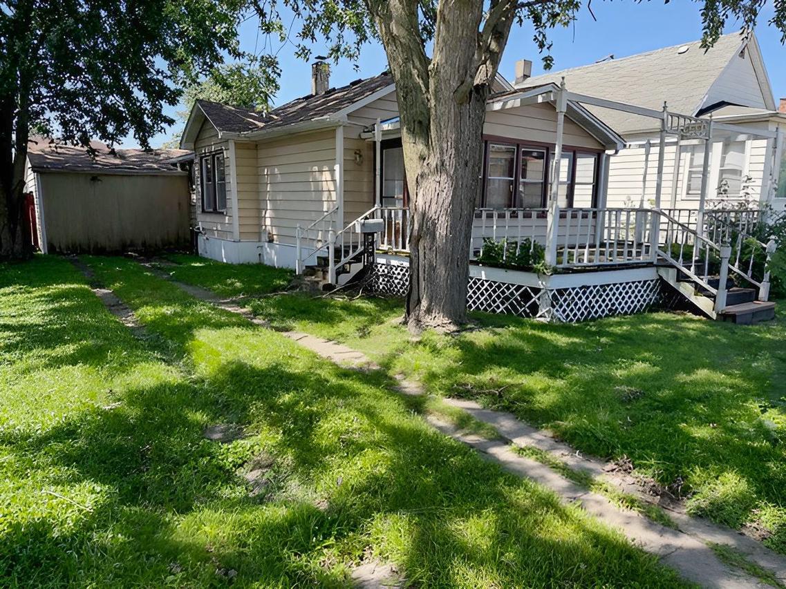 492 Freeland Ave., Calumet City, IL 60409