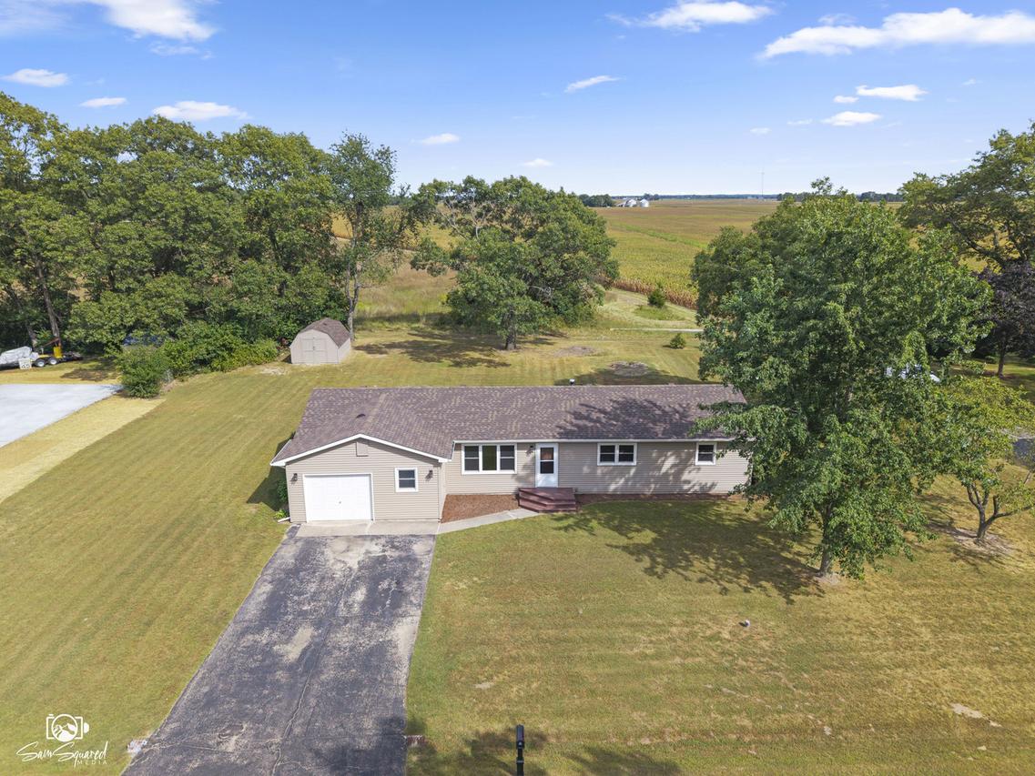 1871 S Oaklawn Dr., St. Anne, IL 60964
