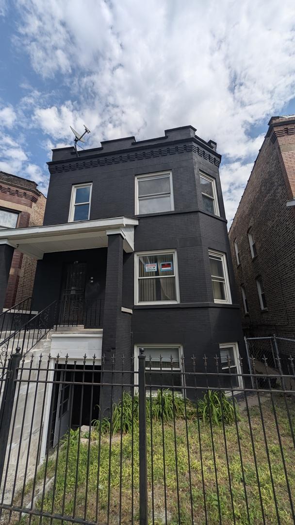 821 N Mozart St., Chicago, IL 60622