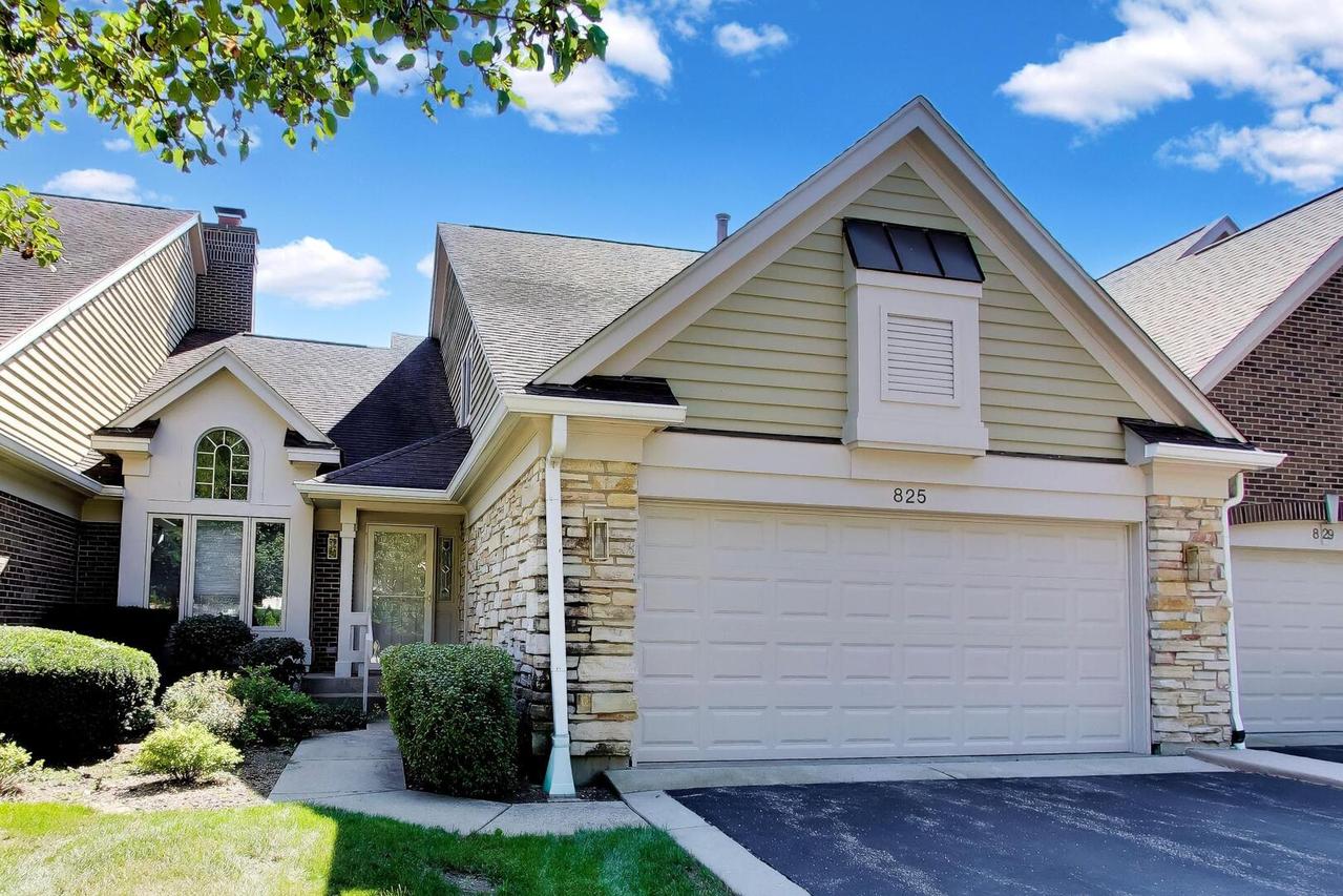 825 Fountain View Dr., Deerfield, IL 60015