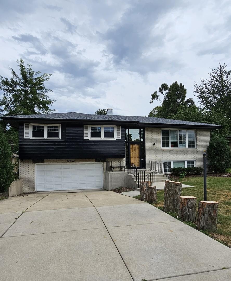 12543 S Menard Ave., Palos Heights, IL 60463