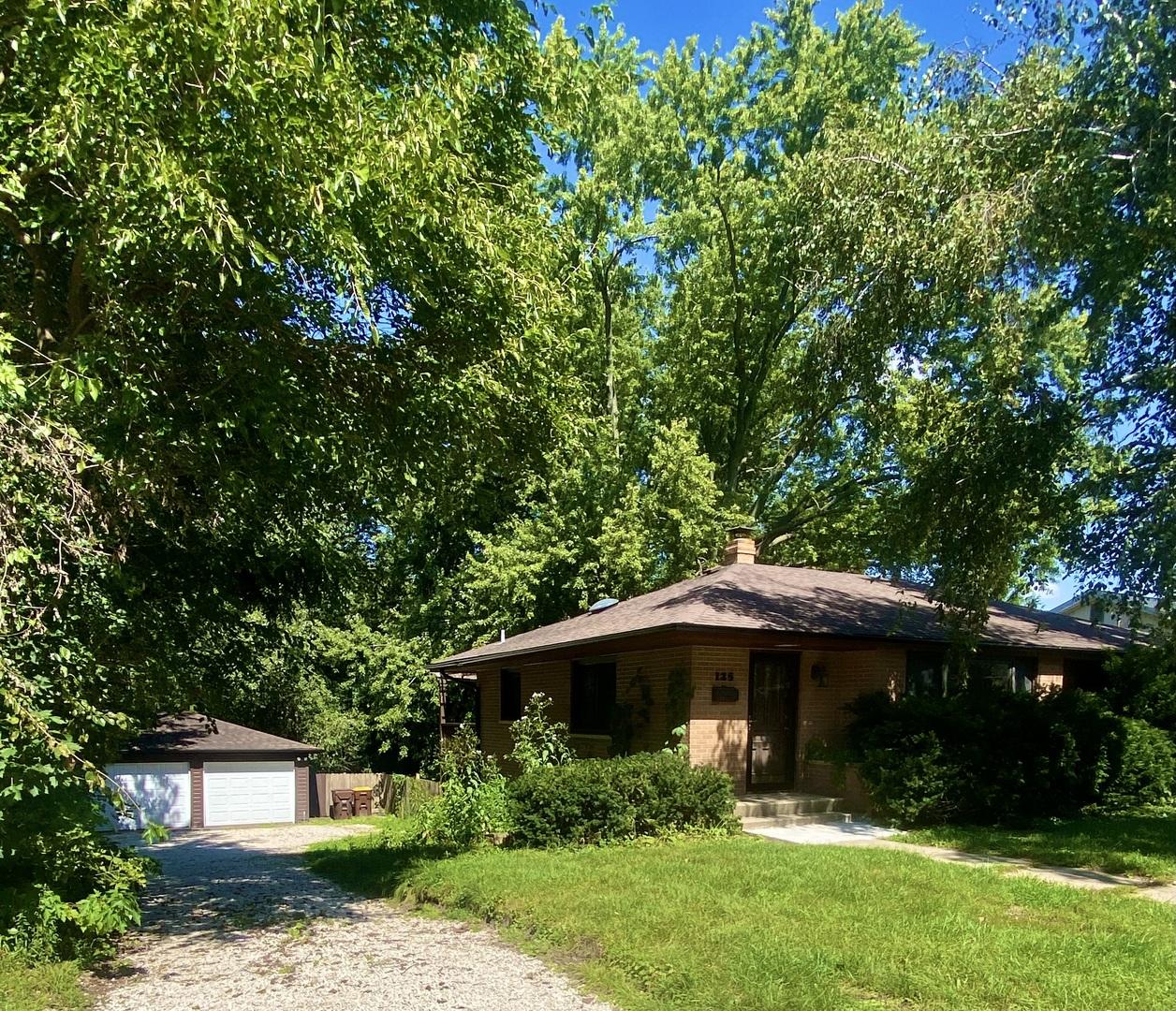 125 E Kimball Ave., Woodstock, IL 60098