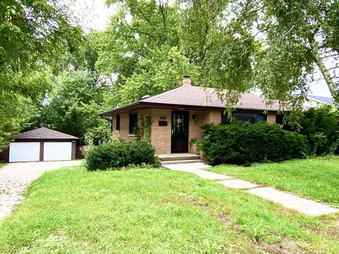 125 E Kimball Ave., Woodstock, IL 60098