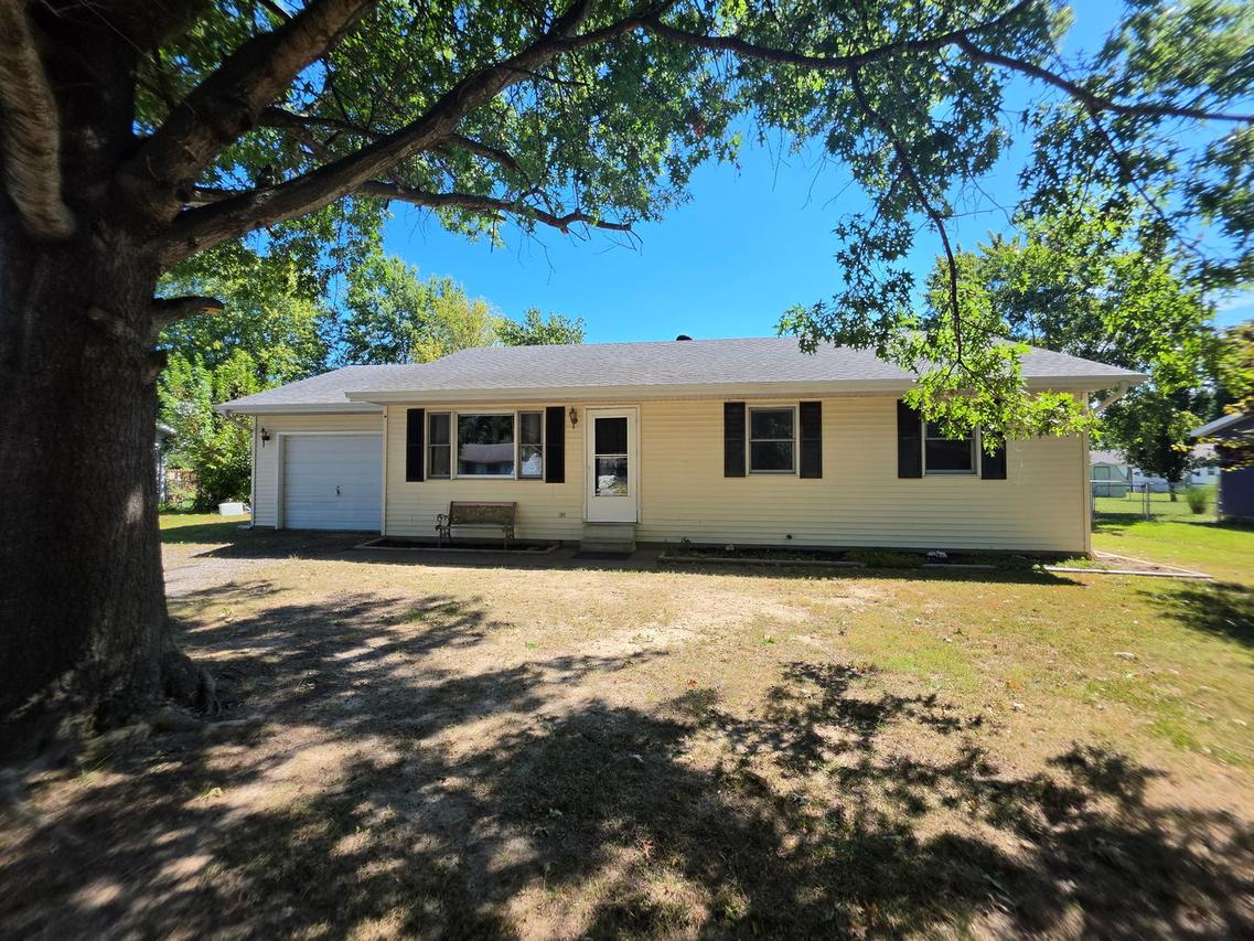 105 N Lawrence St., Desoto, IL 62924