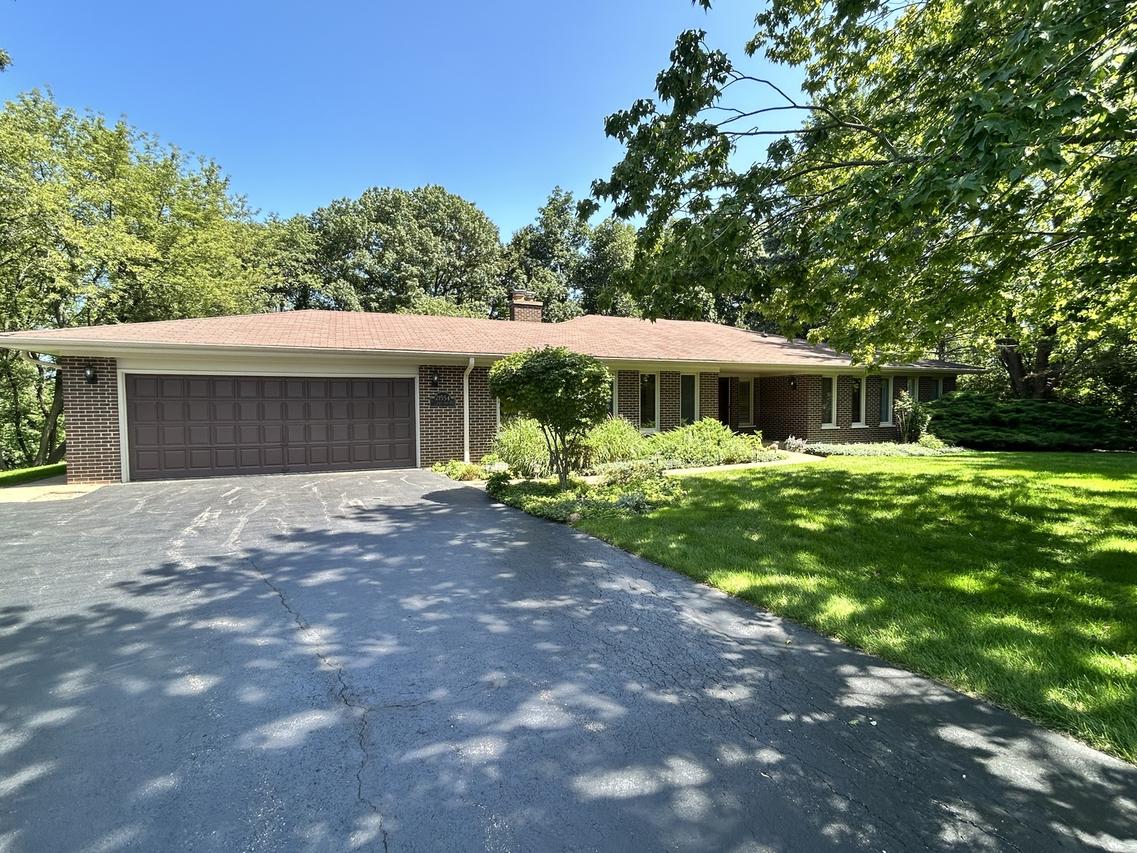 21554 W Countryside Valley Dr., Mundelein, IL 60060