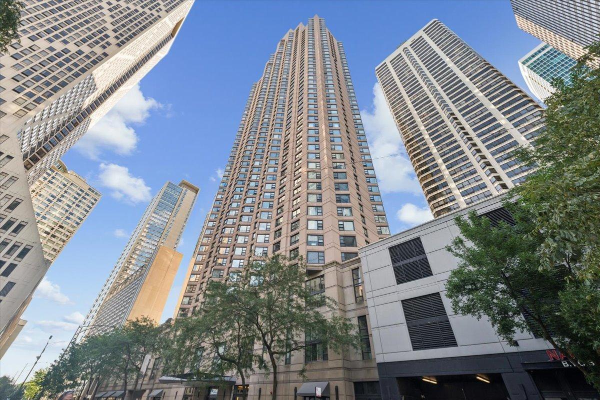 401 E Ontario St. #2707, Chicago, IL 60611