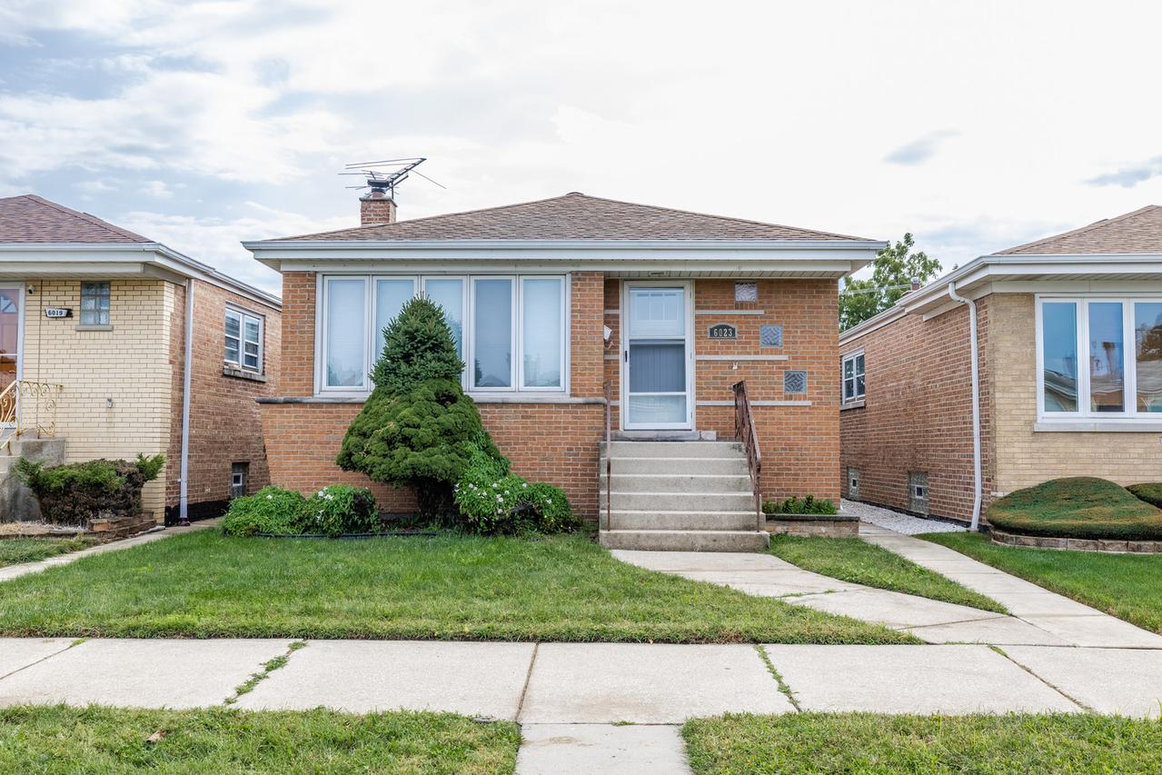 6023 S Parkside Ave., Chicago, IL 60638