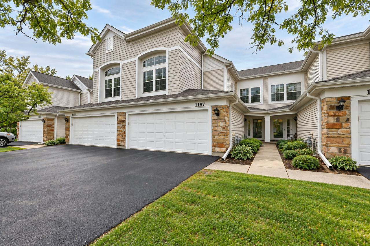 1187 Bristol Ln., Buffalo Grove, IL 60089