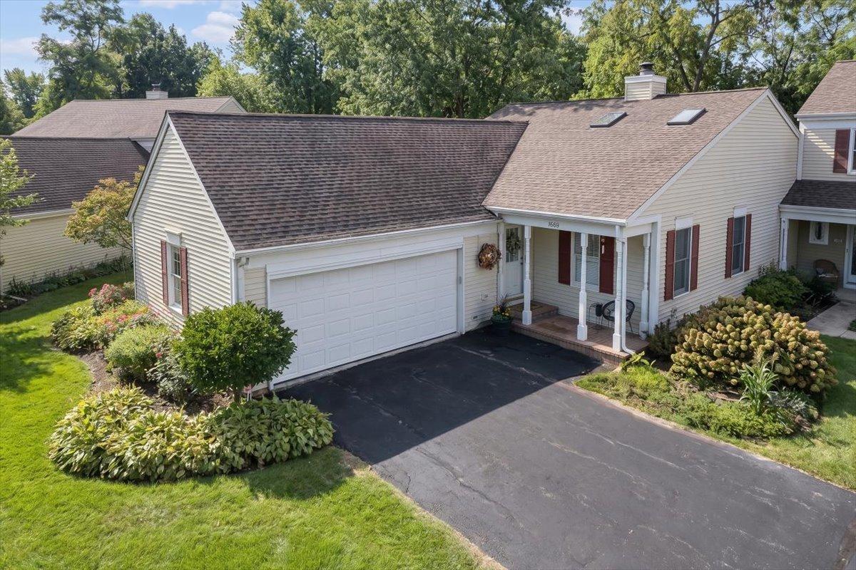 1069 Devonshire Ave., Naperville, IL 60540