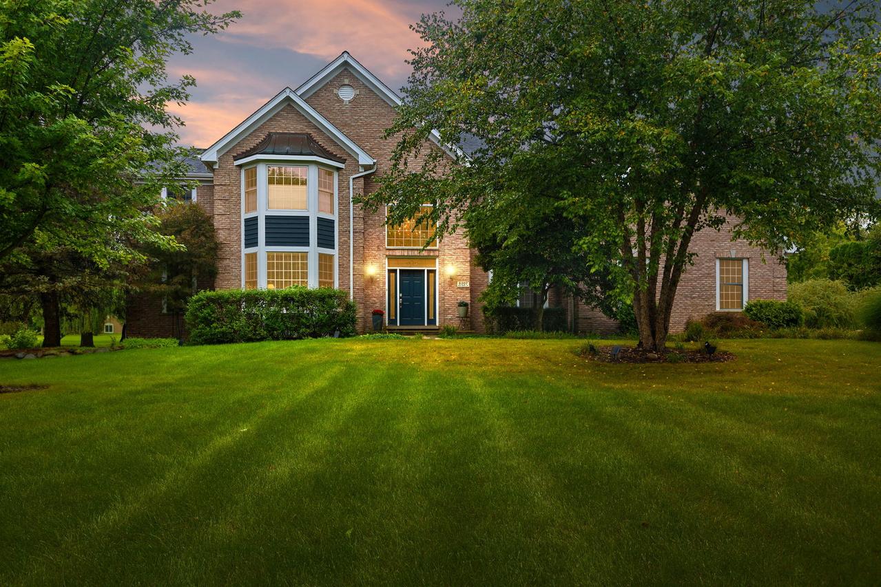 8207 Red Bark Ln., Cary, IL 60013