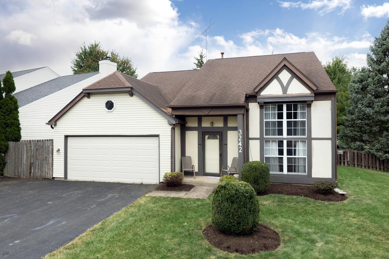 3242 Gresham Lane E Ln., Aurora, IL 60504