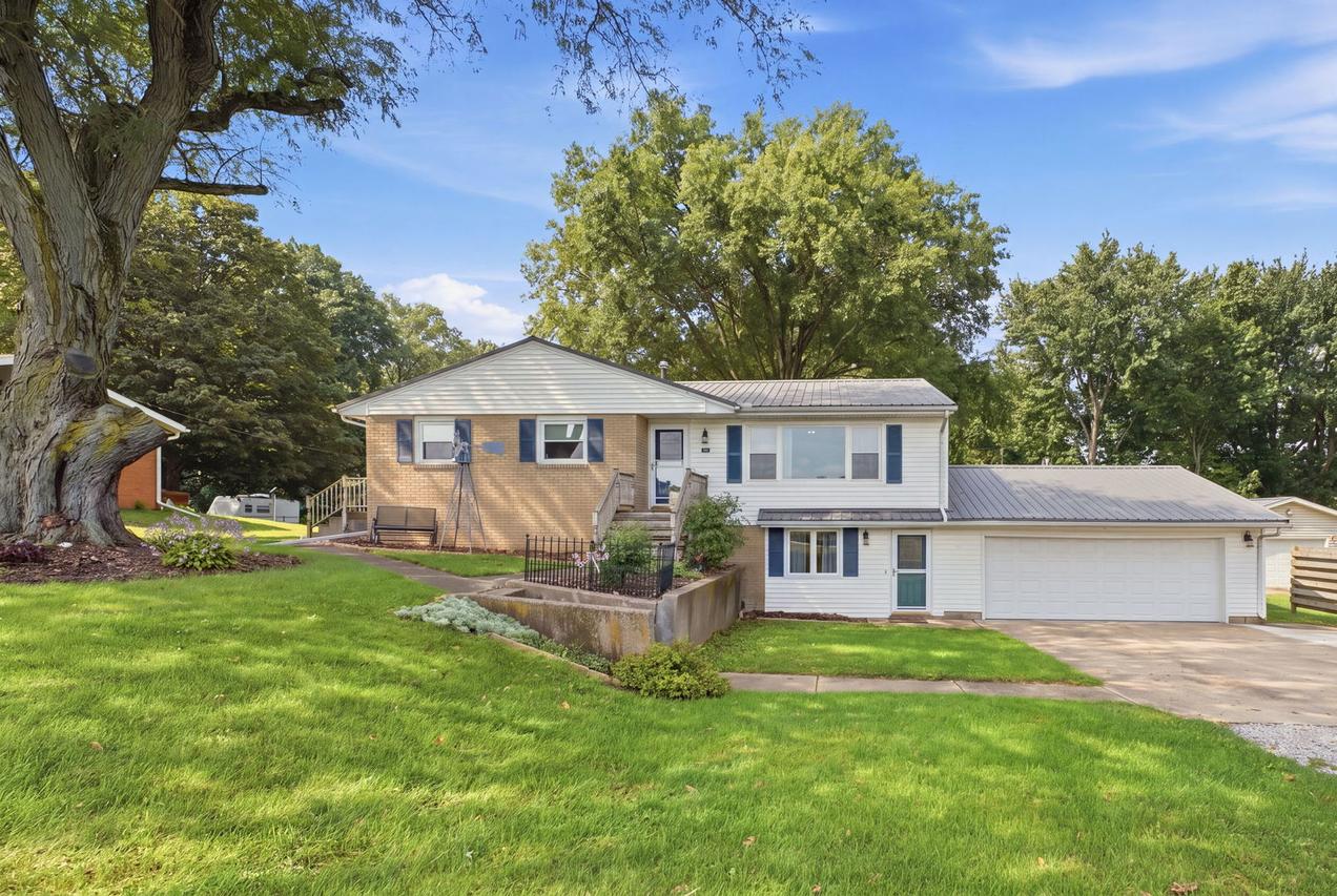 314 Oak St., Andover, IL 61233