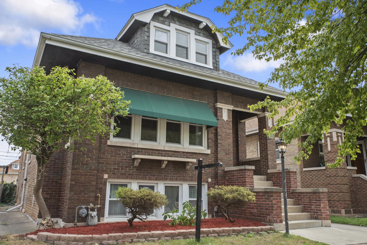2317 East Ave., Berwyn, IL 60402