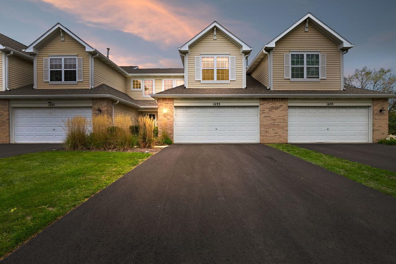 1693 S Candlestick Way, Waukegan, IL 60085