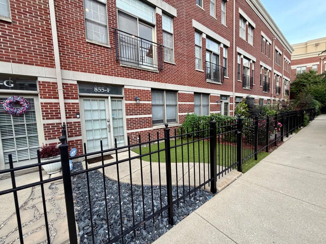 855 N May St. #F, Chicago, IL 60642