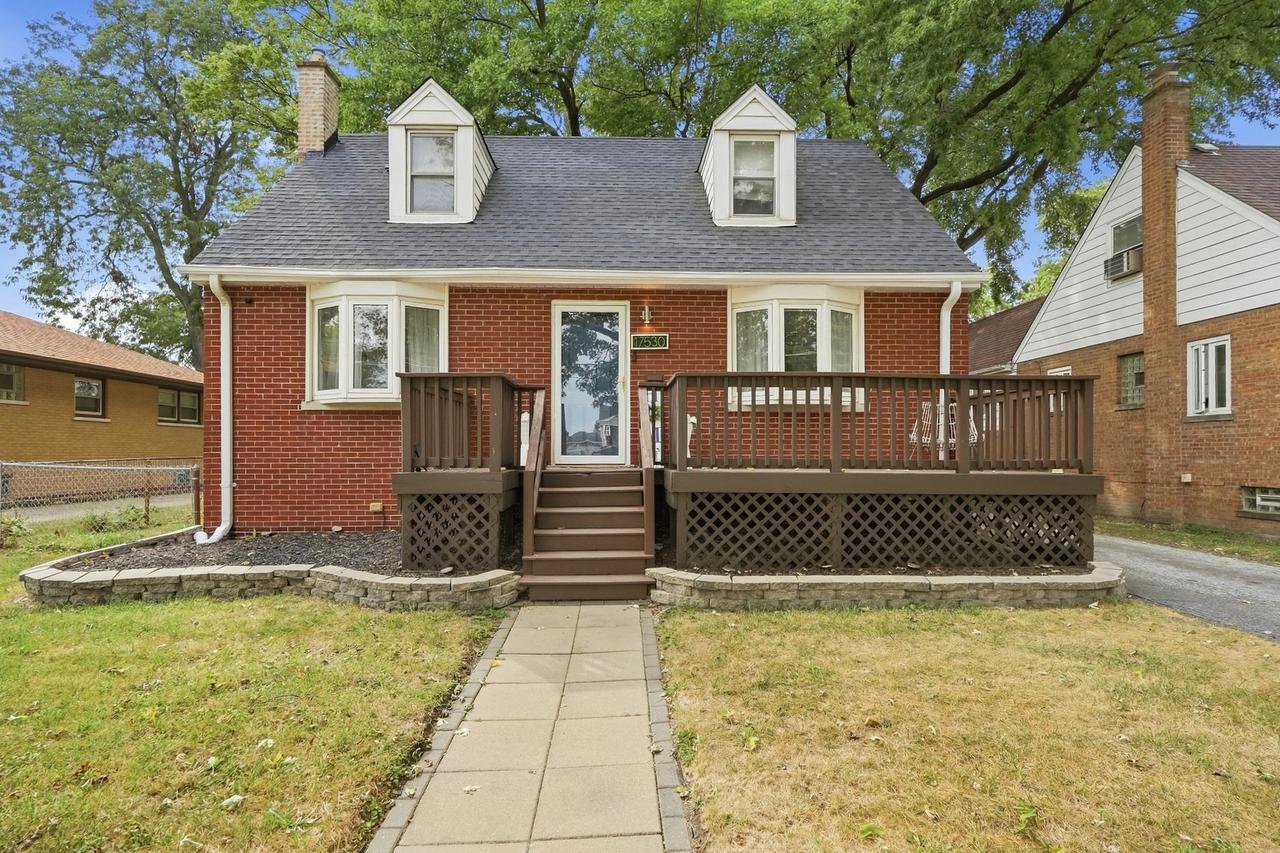17530 Henry St., Lansing, IL 60438