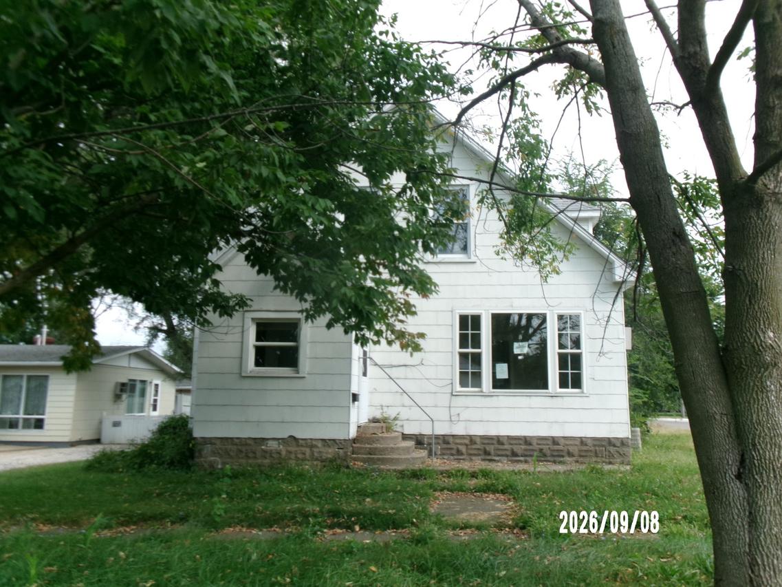 402 W Chestnut St., Hoopeston, IL 60942