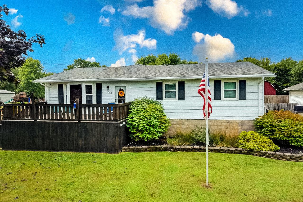 809 N Market St., Watseka, IL 60970
