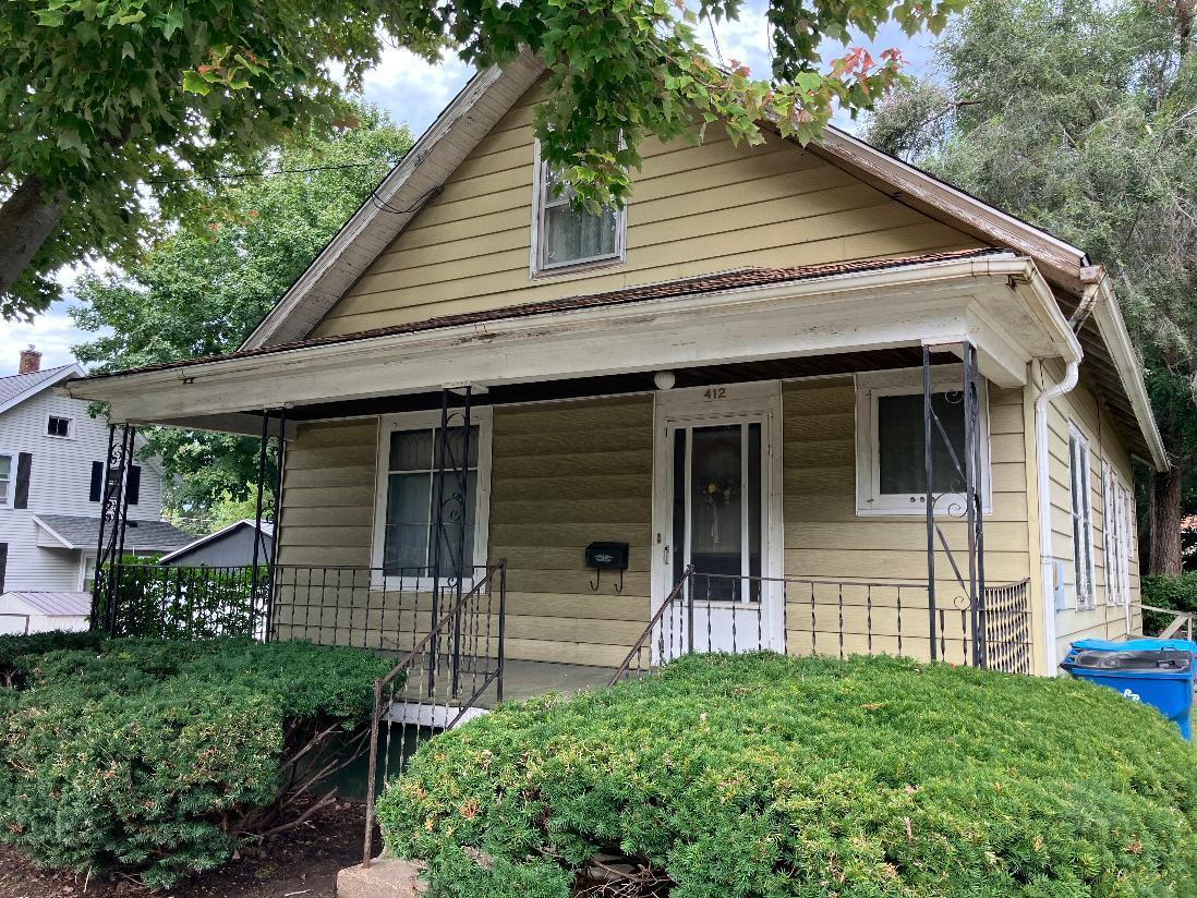 412 Monroe Ave., Dixon, IL 61021