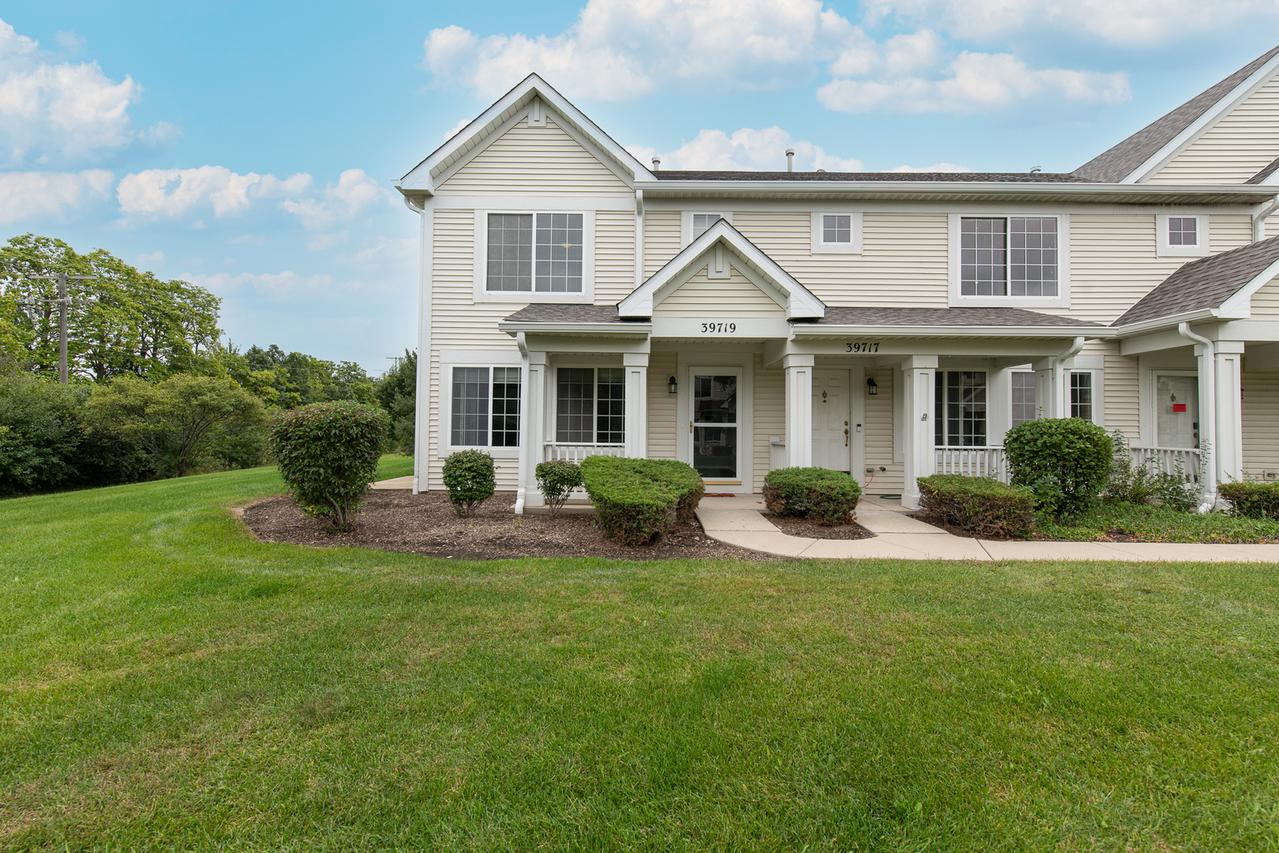 39719 N Warren Ln., Beach Park, IL 60083