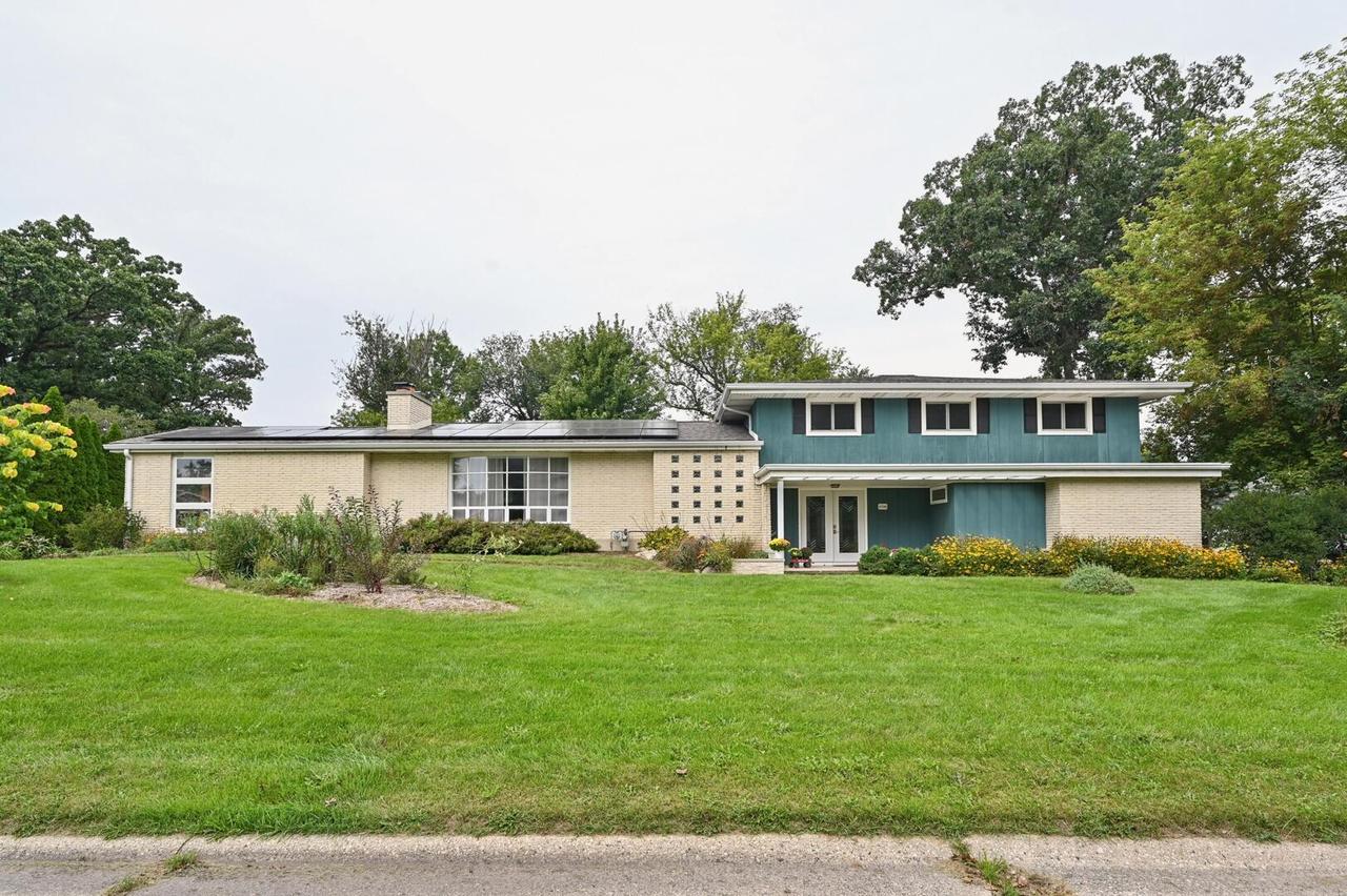 4708 N Burman Dr., Crystal Lake, IL 60014