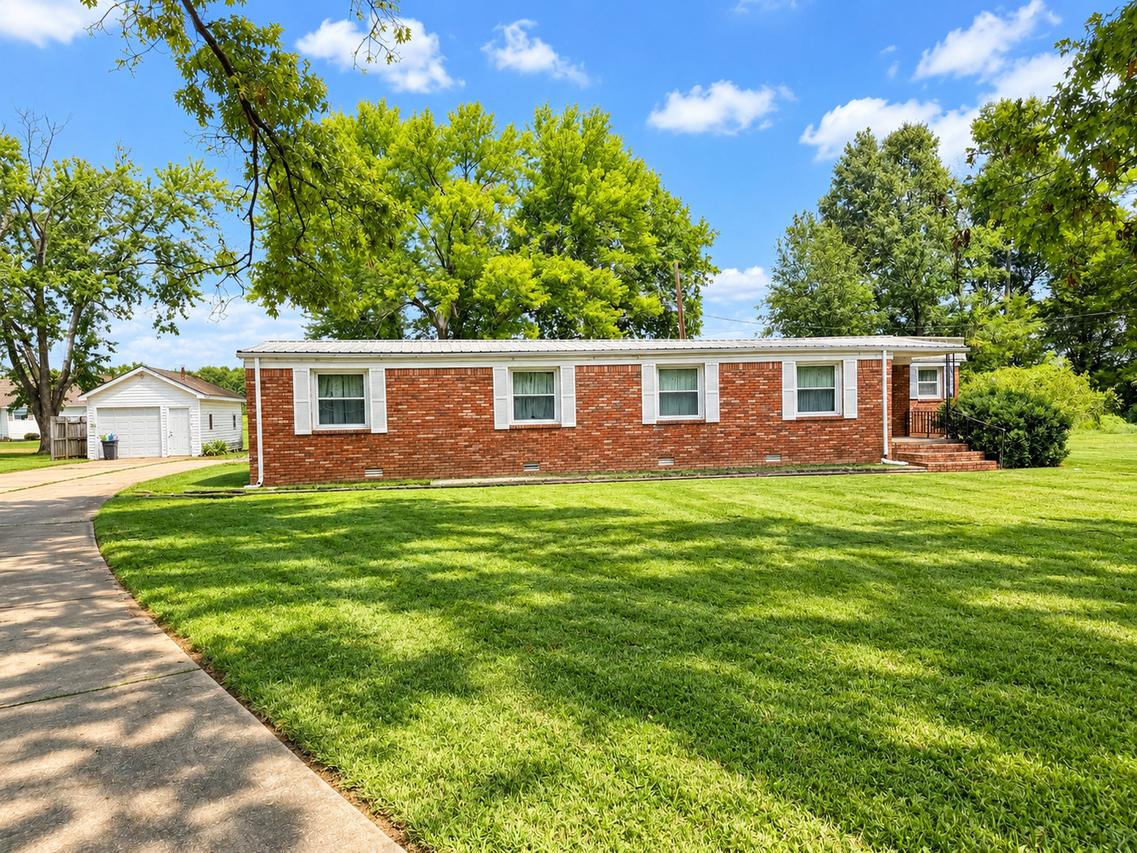 1111 E 7th St., Metropolis, IL 62960