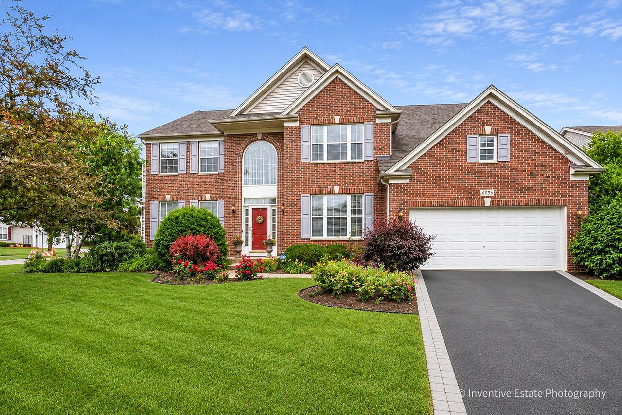 6096 Russell Dr., Hoffman Estates, IL 60192