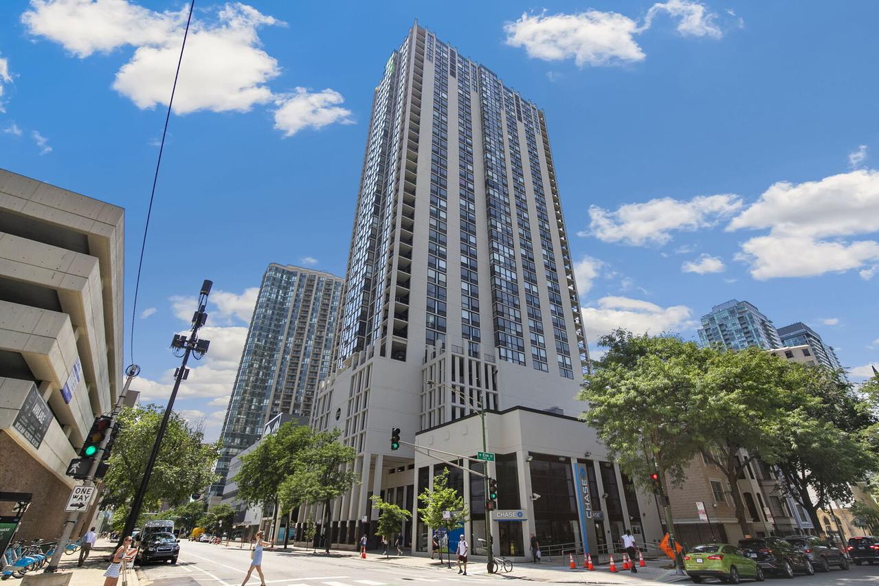 1122 N Clark St. #3104, Chicago, IL 60610