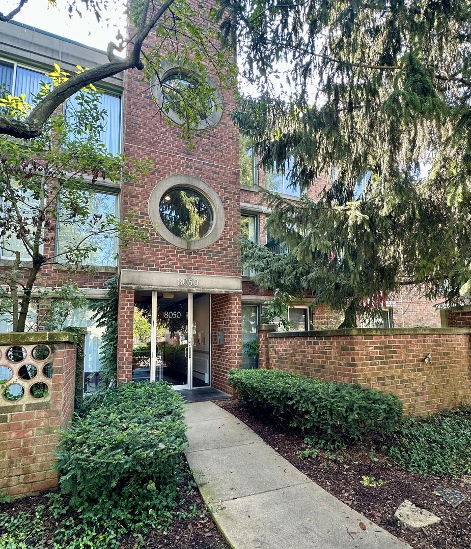 8050 Arbor Ln. #303, Northfield, IL 60093