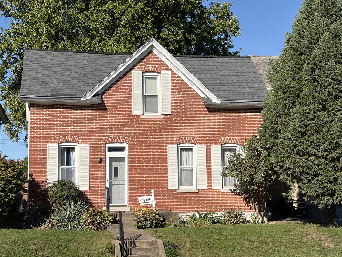 832 S 13th St., Quincy, IL 62301