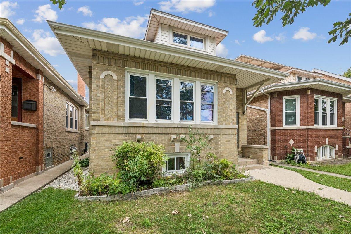 5325 N Linder Ave., Chicago, IL 60630
