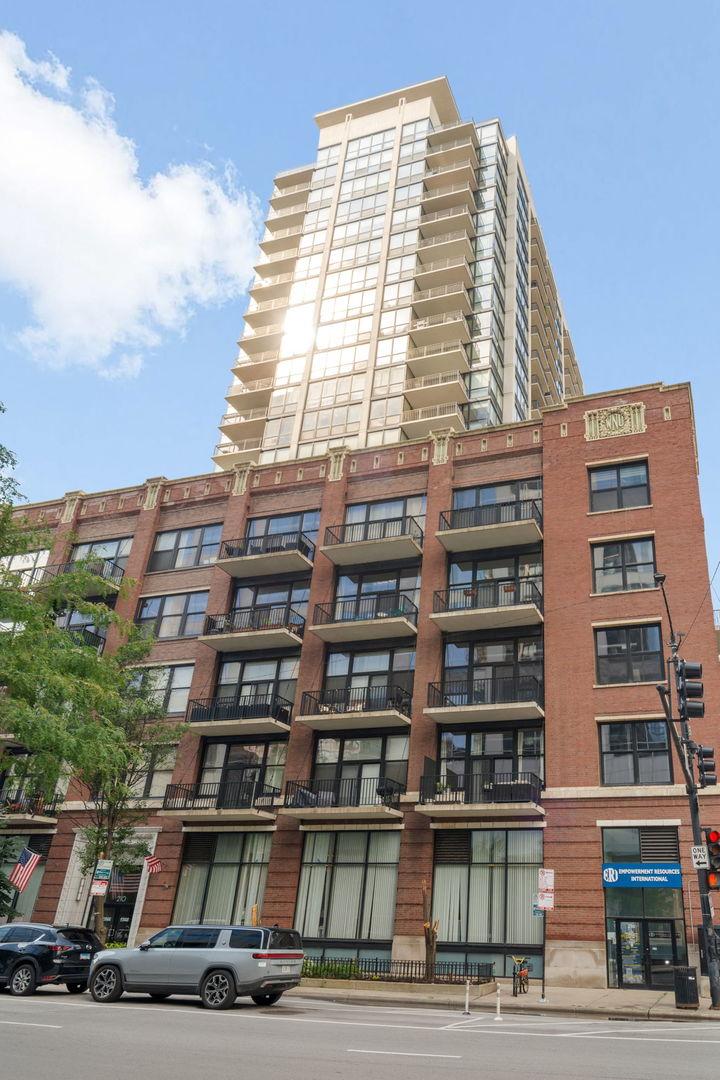 210 S Desplaines St. #1901, Chicago, IL 60661