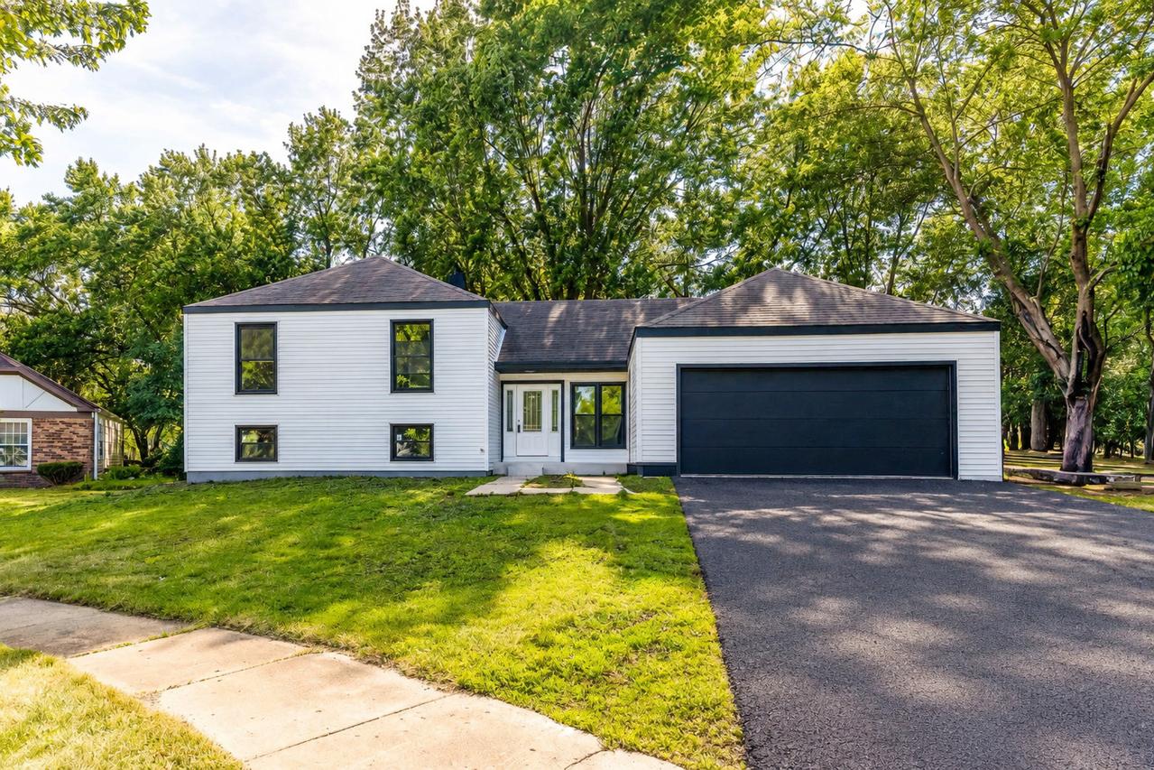 1482 Pebblestone Cove, Wheaton, IL 60189
