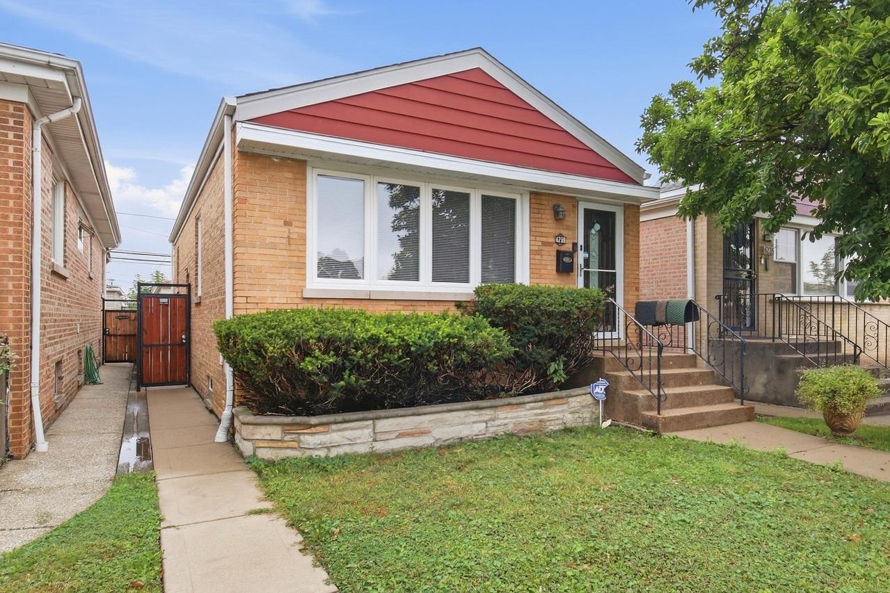 6230 W Foster Ave., Chicago, IL 60630