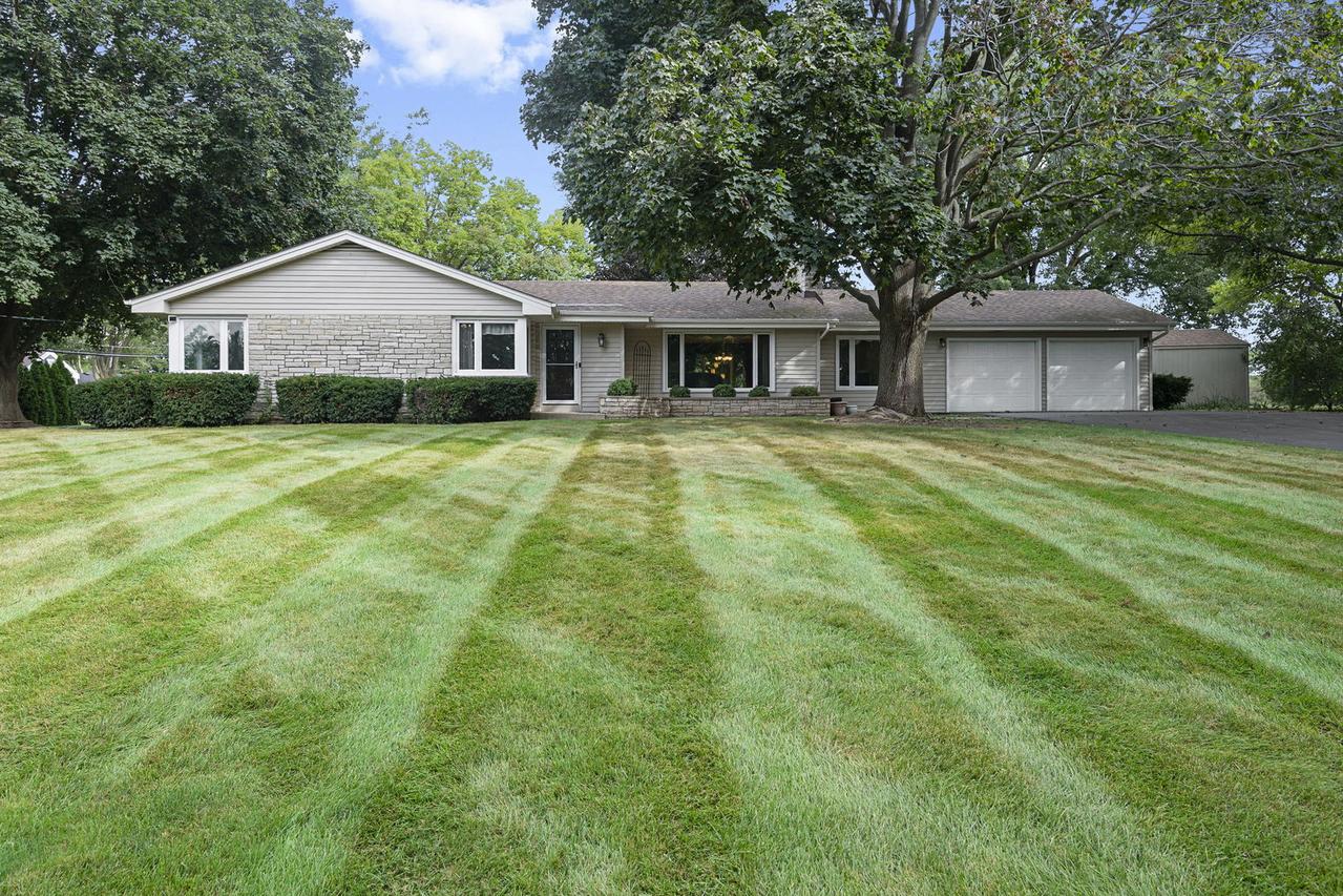 11518 Algonquin Rd., Huntley, IL 60142