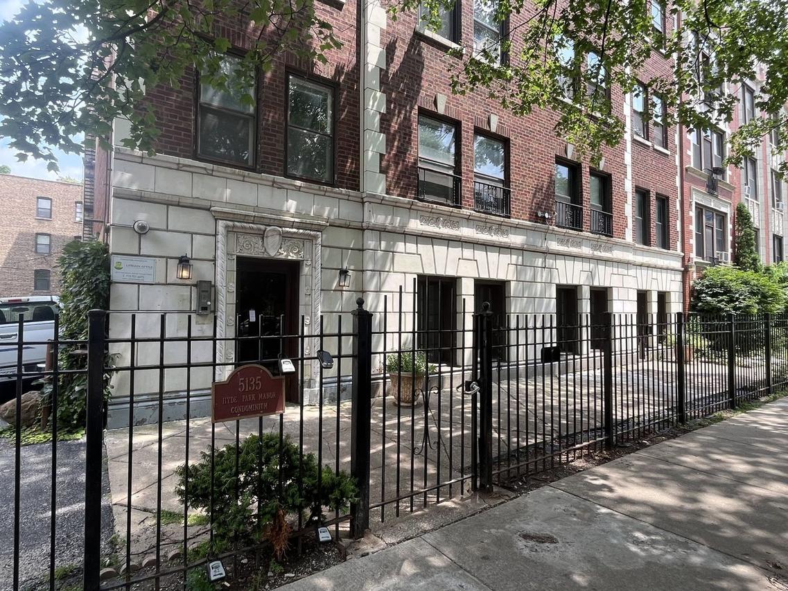 5135 S Kenwood Ave. #406, Chicago, IL 60615