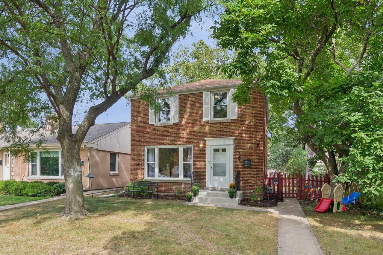 5328 Davis St., Skokie, IL 60077
