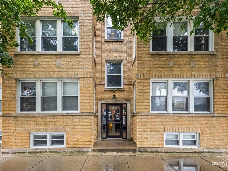 3335 W Byron St. #G, Chicago, IL 60618