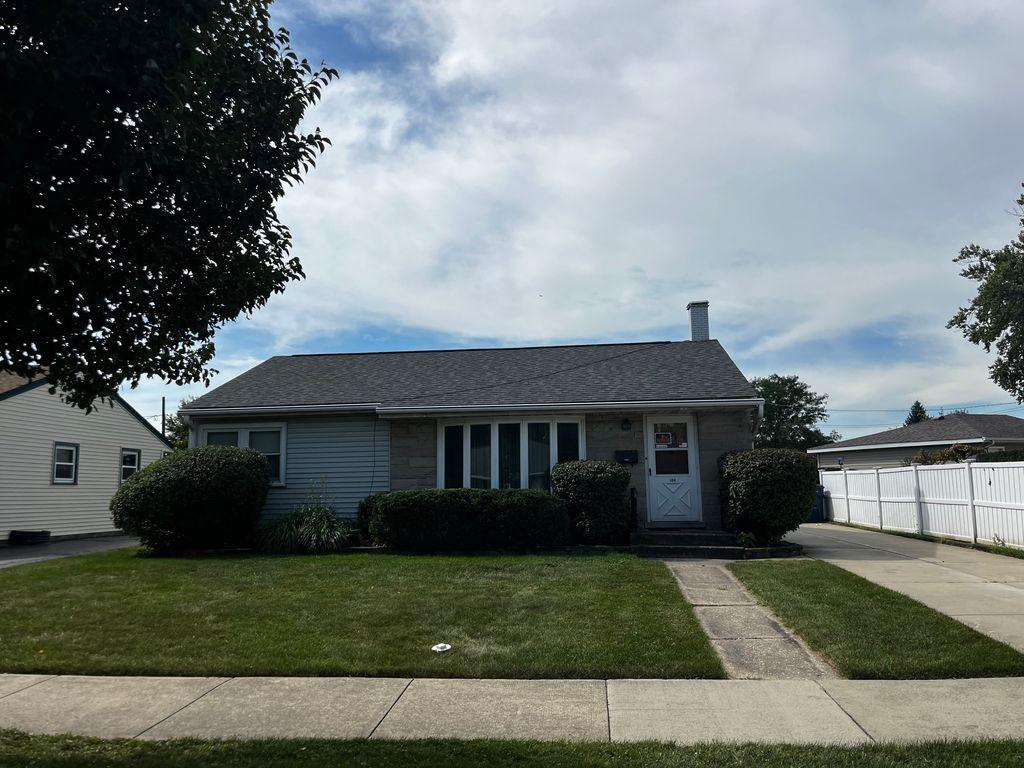 104 N Warrington Rd., Des Plaines, IL 60016