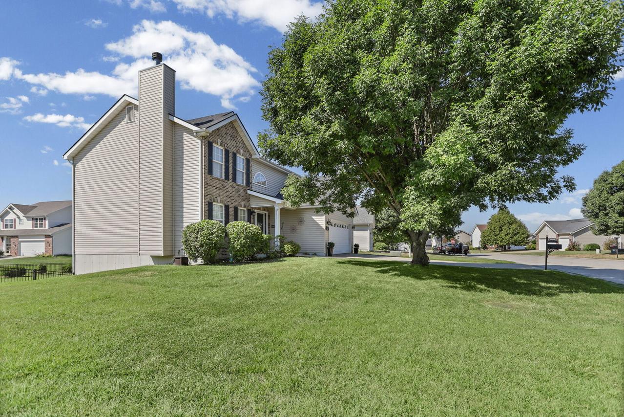 812 Terra Springs Way Dr., Fairview Heights, IL 62208