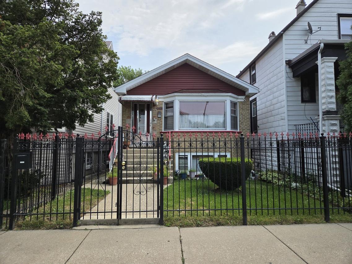 2033 N La Crosse Ave., Chicago, IL 60639