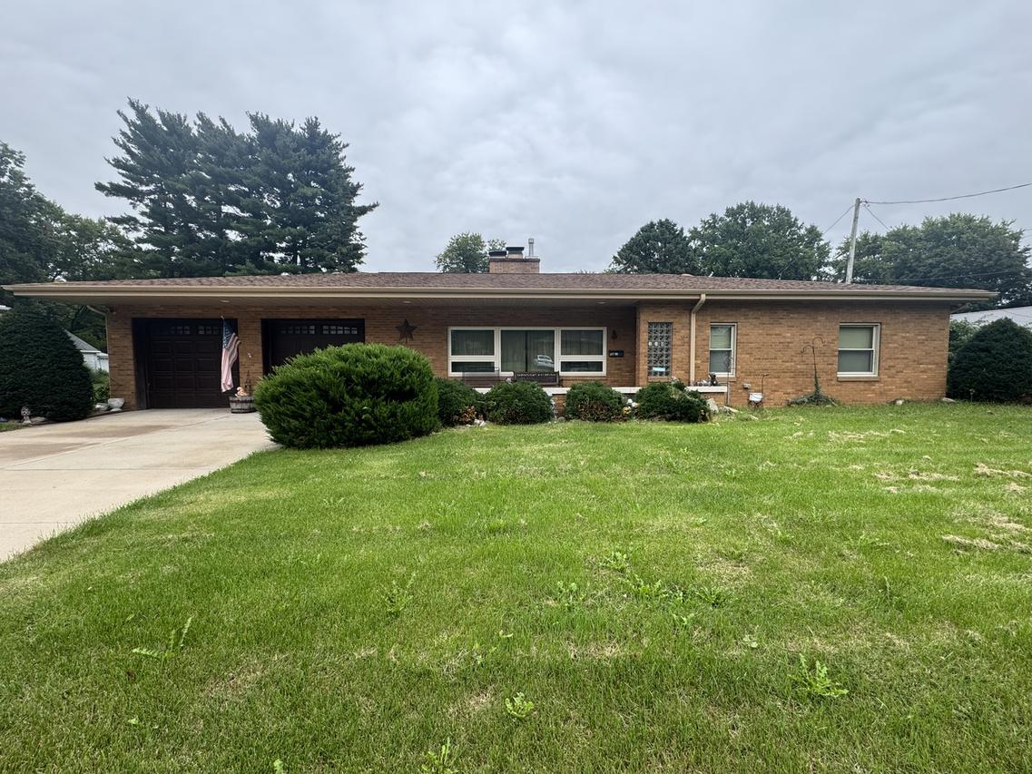 110 N West St., Cambridge, IL 61238