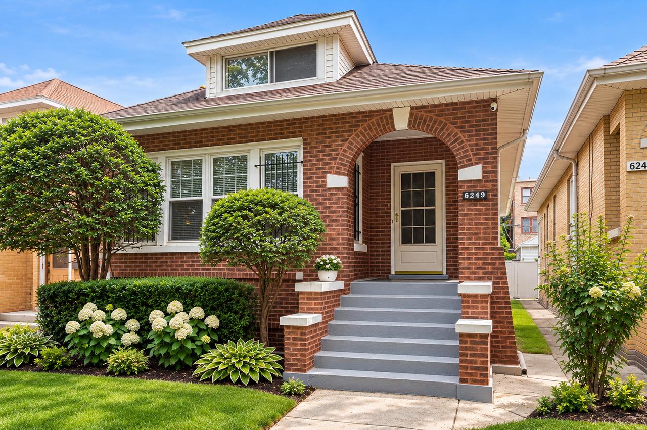 6249 N Fairfield Ave., Chicago, IL 60659