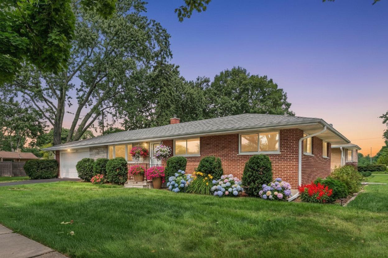 420 Berkshire Ln., Des Plaines, IL 60016