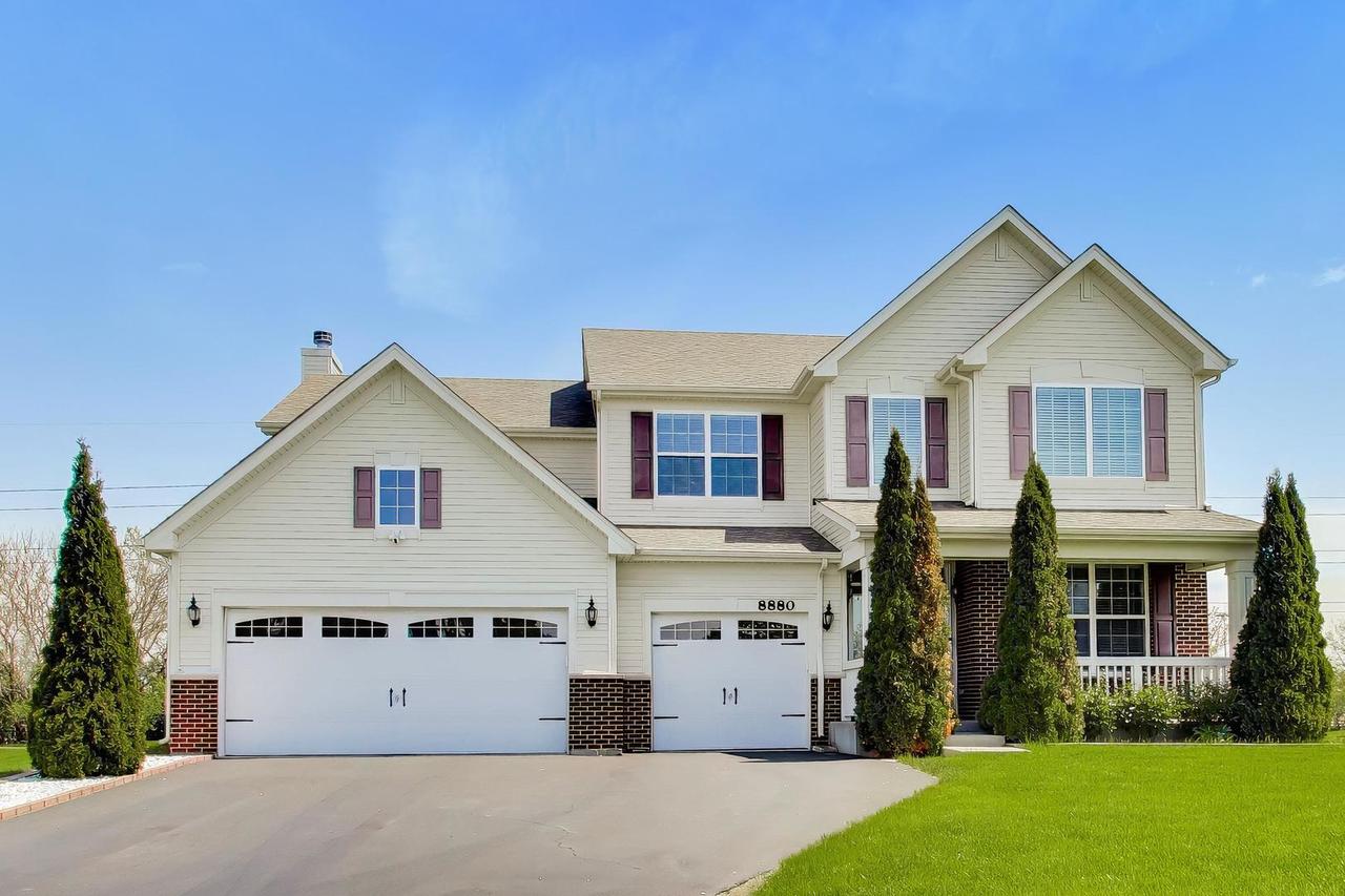 8880 Pearsall Dr., Huntley, IL 60142