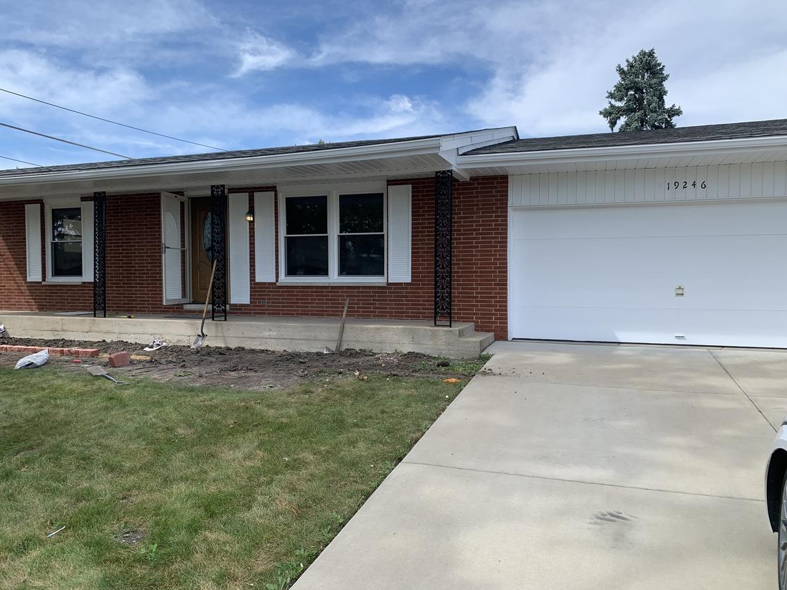 19246 Oakwood Ave., Lansing, IL 60438