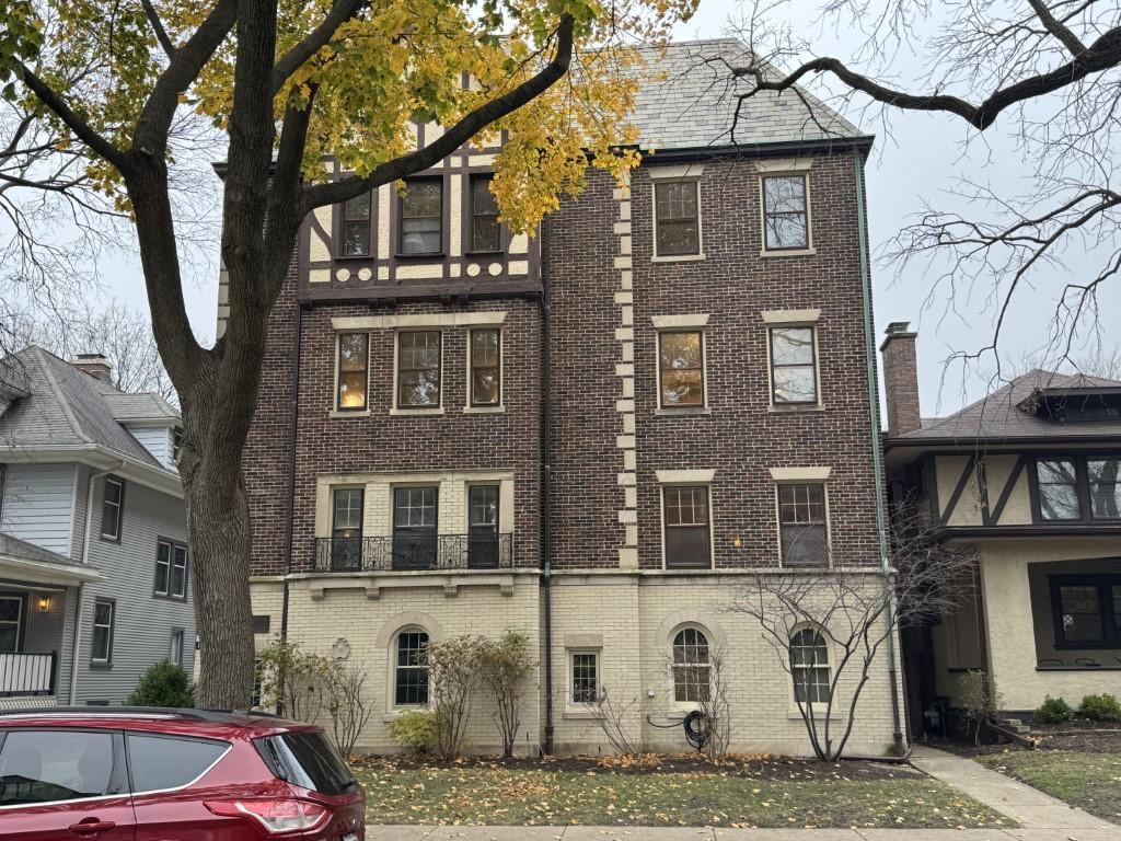 1114 Maple Ave. #2B, Evanston, IL 60202