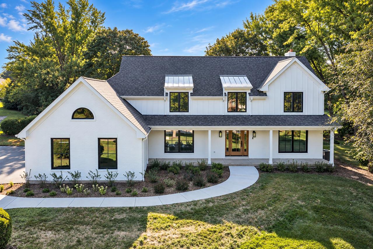 1431 Carlisle Dr., Inverness, IL 60010