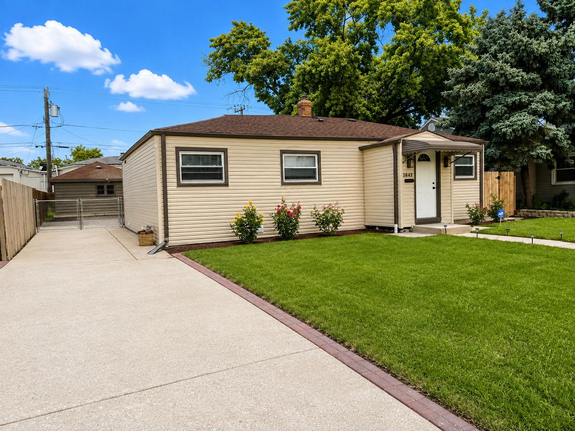 1643 N 43rd Ave., Stone Park, IL 60165