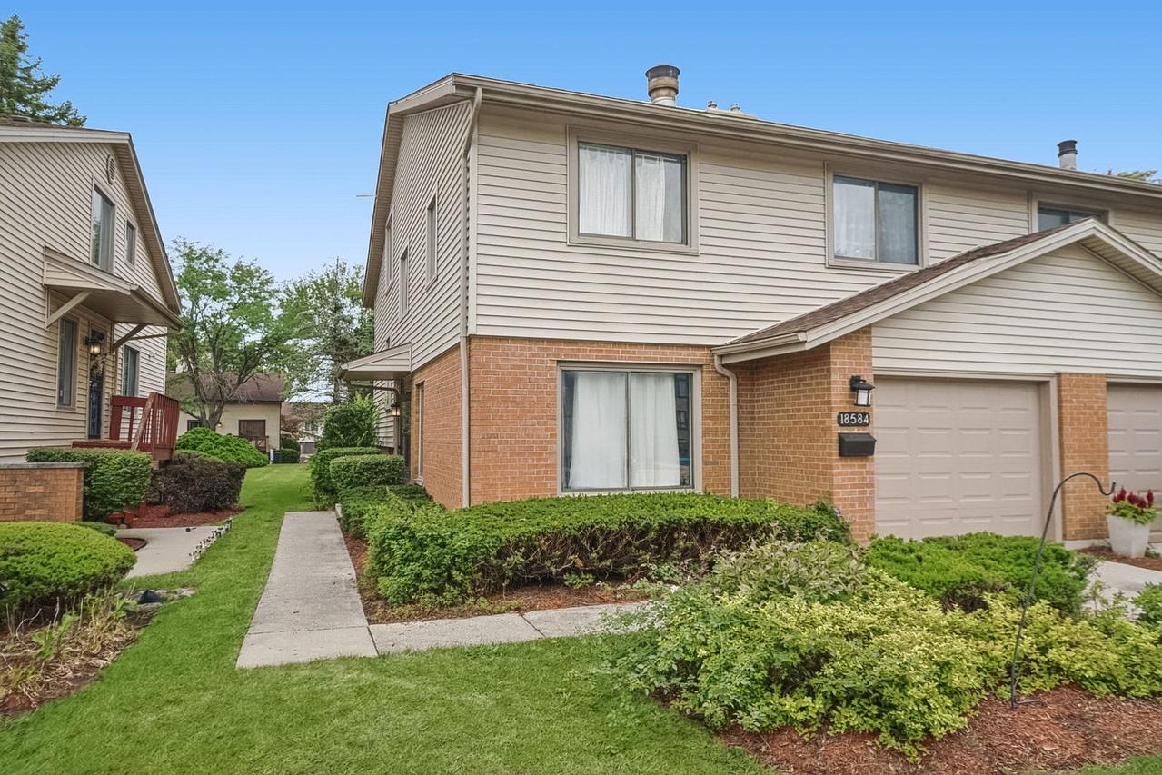 18584 Meadow Ln., Hazel Crest, IL 60429